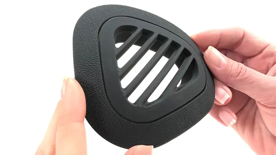 Una ventilación con pinza impresa con la Figura 4 Pro Black