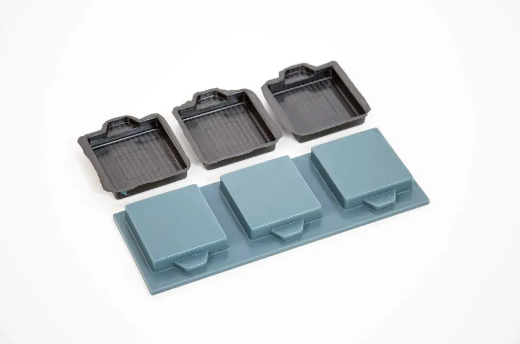 Mecanizado de fibra de carbono impreso en Accura Bluestone