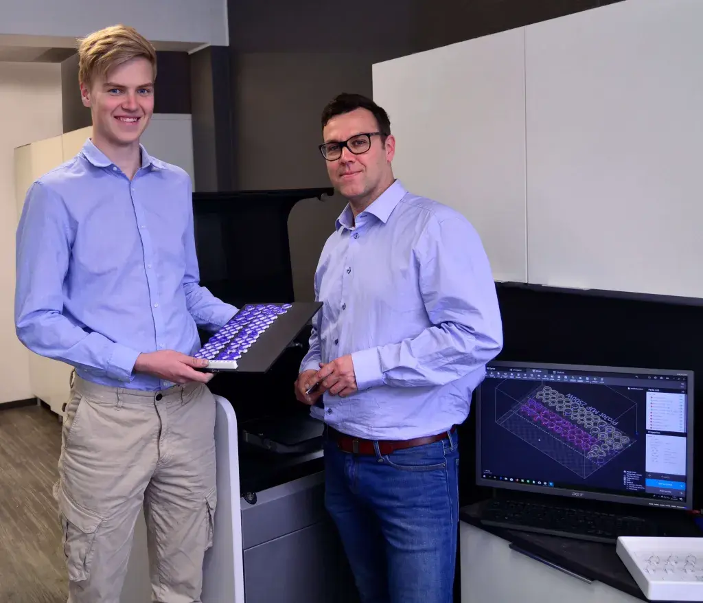 Propietario de Narsakka OY con patrones de fundición de cera impresos en 3D