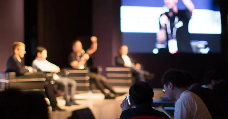 Una toma de un seminario tecnológico