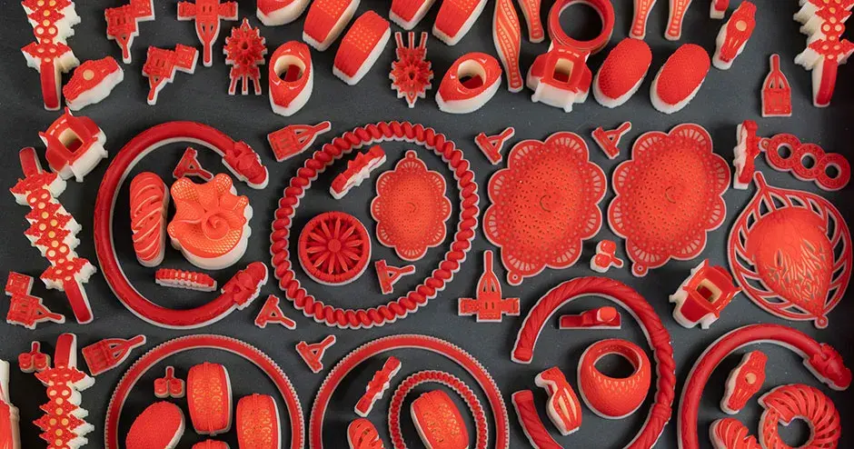 Moldes VisiJet Wax Jewel Red impresos en una placa completa