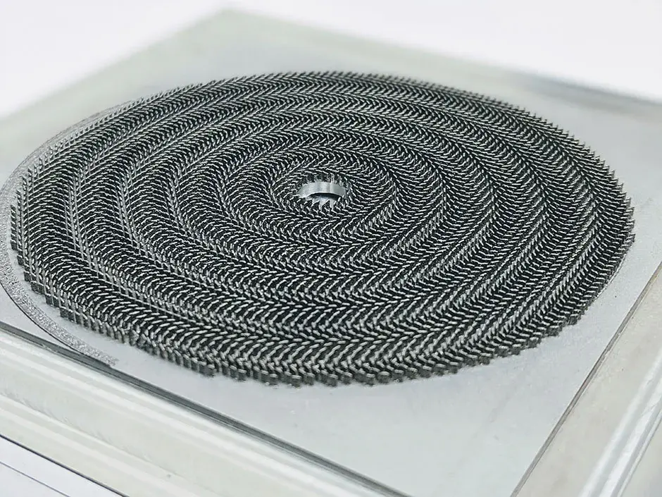 Primer plano de antena con semiconductores de radiofrecuencia de 10 mm