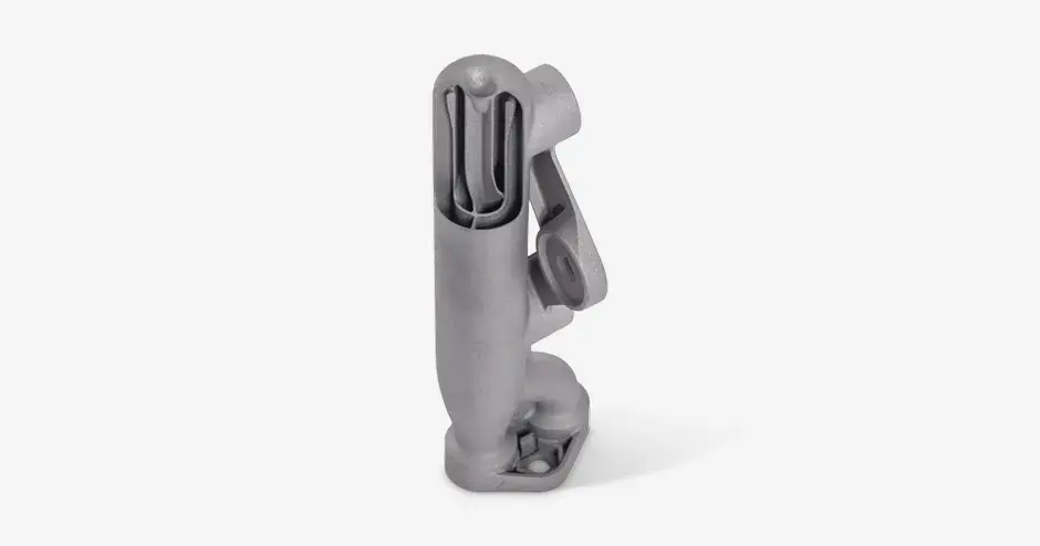 Tren de combustible de fabricación aditiva creado con tecnología de impresión directa en metal que cuenta con un diseño de dinámica de fluidos optimizado y la consolidación de diversas piezas en una sola.