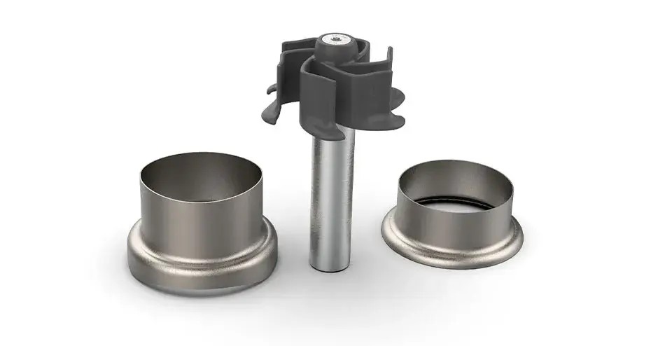 Primer plano de un calibre plástico flexible utilizado para inspeccionar los insertos de producción impresos con la tecnología Figure 4.