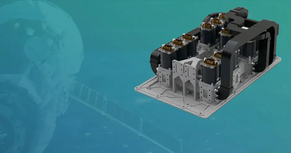 Pieza de satélite con fondo azul