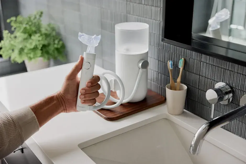 In'Tech Male en el baño