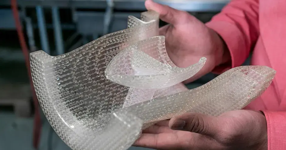 Los patrones QuickCast® de SLA de la ProX® 800 en Accura® CastPro™ Free reducen drásticamente el tiempo y el costo de las herramientas de microfusión aeroespaciales