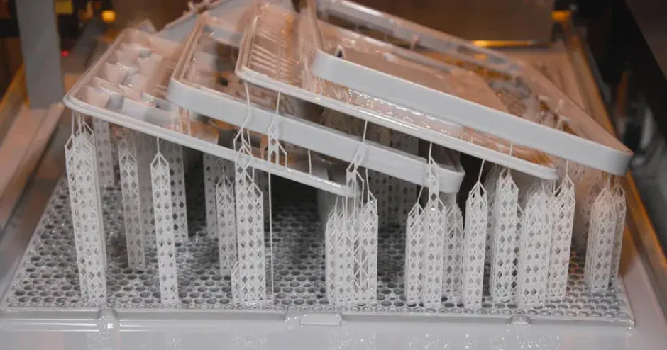 SLA anidada impresa con la ProJet 7000 HD en VAULT